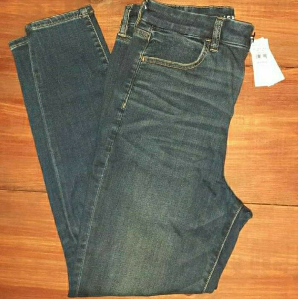 American Eagle Jeans - brand new w/ tags